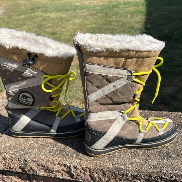 Sorel Glacy Explorer Winter Snow Boot - Picture 5 of 7